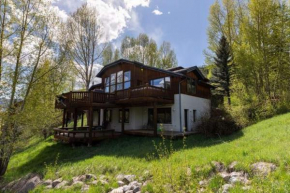 Home with Private Hot Tub & Great Mountain Views